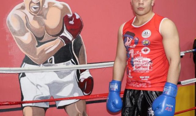 Okuldaki enerjik yapısıyla keşfedilen Murat, muaythaide Avrupa şampiyonu oldu