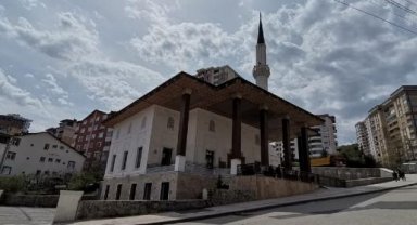 Oruçlarını 5 dakika erken açtılar