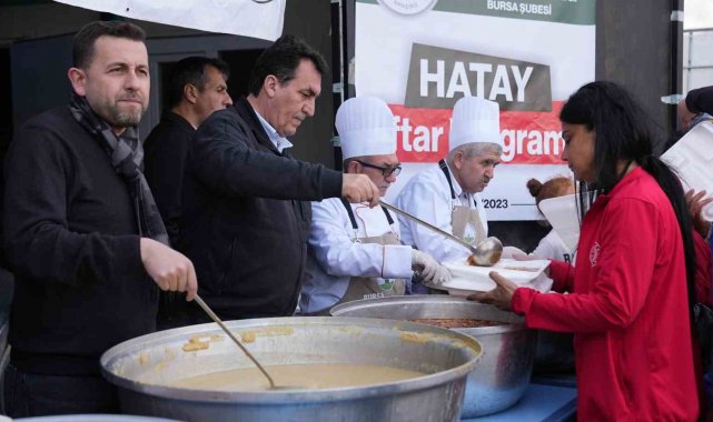 Osmangazi Belediyesi, ramazanın bereketini deprem bölgesinde paylaşıyor