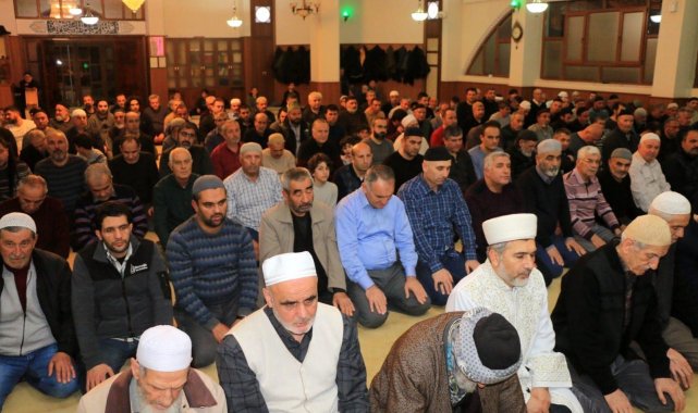 Osmanlı'dan miras "Enderun usulü teravih namazı" kılındı