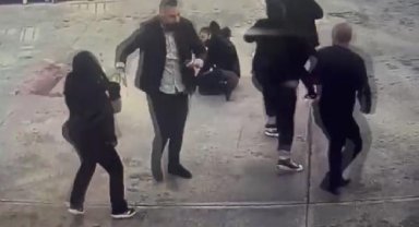 Otizmli çocuğun sesinden rahatsız oldu;  anne ve babasına saldırdı