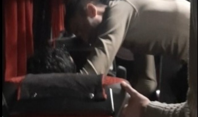 Otobüste nöbet geçirdi, askeri personel imdadına yetişti