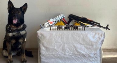 Otobüste, yolcunun çantasından 2 Kalaşnikof tüfek çıktı