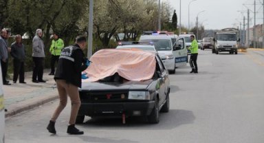 Otomobil çarpmasıyla ön camdan içeri giren yaya, hayatını kaybetti