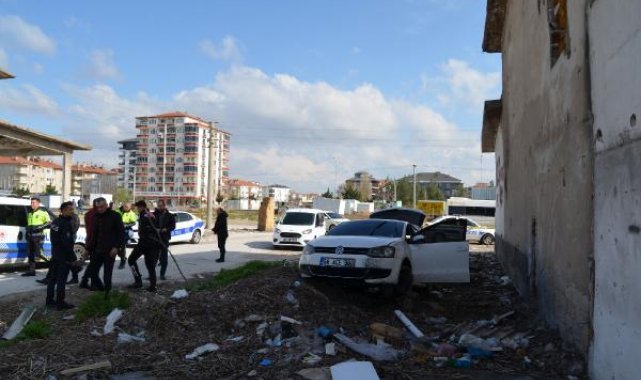 Otomobil ve 30 bin TL gasbeden 3 şüpheliden 1'i yakalandı