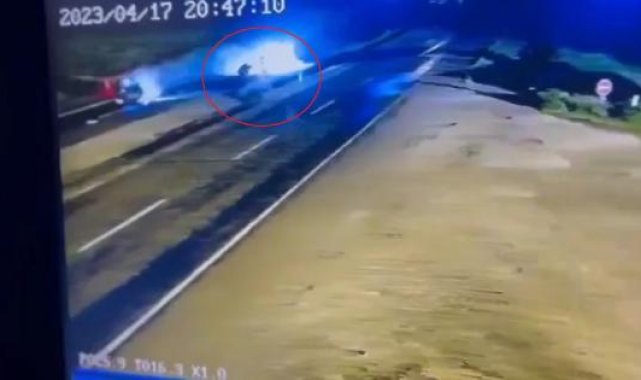 Otomobil yola çıkan mandalara çarptı; sürücü yaralandı