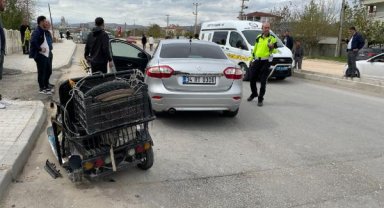 Otomobilin çarptığı elektrikli bisikletin sürücüsü öldü