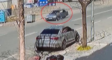 Otomobilin çocuğa çarptığı kaza kamerada