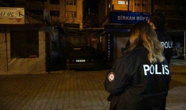 Otomobiline bindiği esnada bacağına kurşun isabet etti
