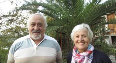 Oyuncu Şehsuvar Aktaş'ın babası ve üvey annesi Bartın'da yangında öldü