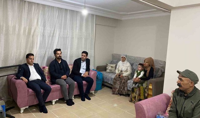 Öz Sağlık İş Sendikası'ndan depremde hayatını kaybeden vatandaşların ailelerine ziyaret