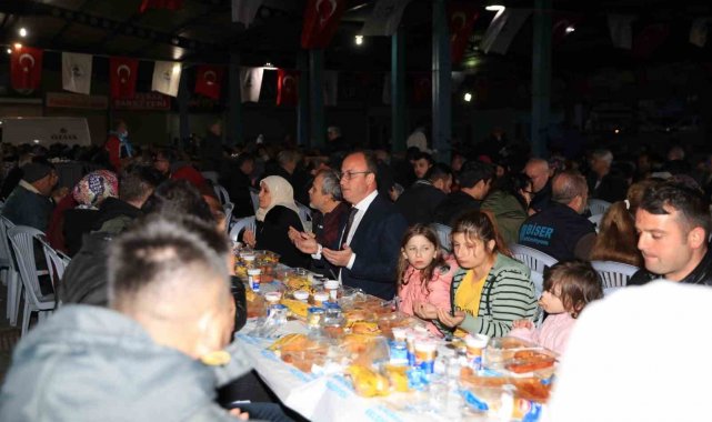 Pamukkale Belediyesi gönül sofrası İncilipinar'da kuruldu