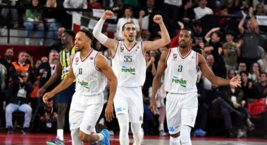 Pınar Karşıyaka'da sıra Anadolu Efes'te