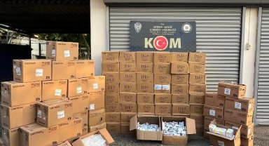 Piyasaya sürülmek istenen reçetesiz ve barkotsuz 13 bin 449 ilaca ele geçirildi