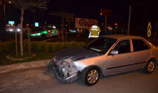 Polis aracıyla otomobilin çarpıştığı kazada 4 kişi taburcu oldu