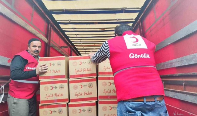 "Bir sınıf bir koli" projesinin meyveleri Kahramanmaraş'a doğru yola çıktı