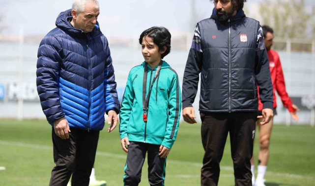 Rıza Çalımbay, görevini temsili olarak genç Abdullah'a devretti