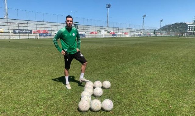 Rizespor'un kaptanı Emirhan Topçu: Bu sene şampiyonluğun zamanı geldi