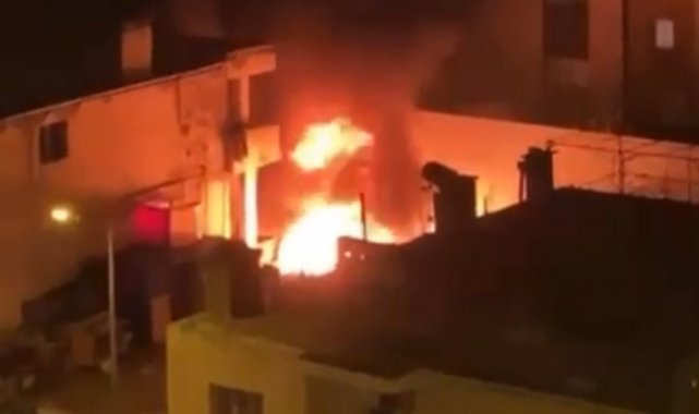 Sahur vakti tamirhanede çıkan yangın panik yaşattı