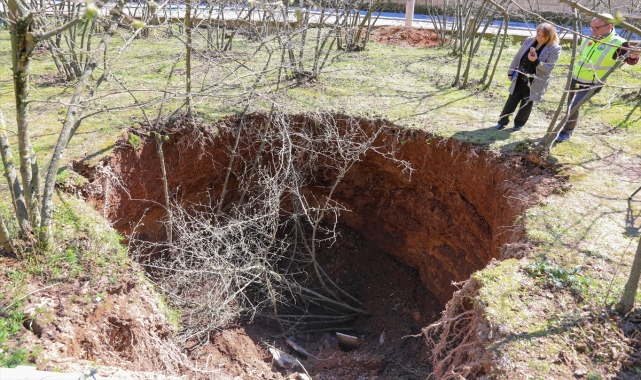 Sakarya'da oluşan obrukta teknik inceleme yapıldı