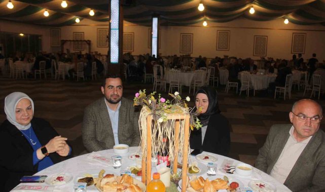 Salkım Orman Ürünleri ailesi iftarda bir araya geldi