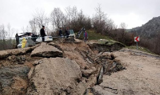 Samsun'da 3 mahalleyi birbirine bağlayan yol çöktü