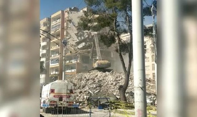 Şanlıurfa'da, kontrollü yıkımda bitişikteki sağlam bina hasar gördü