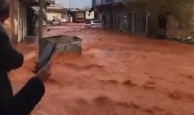 Şanlıurfa'da sağanak yağış sele neden oldu