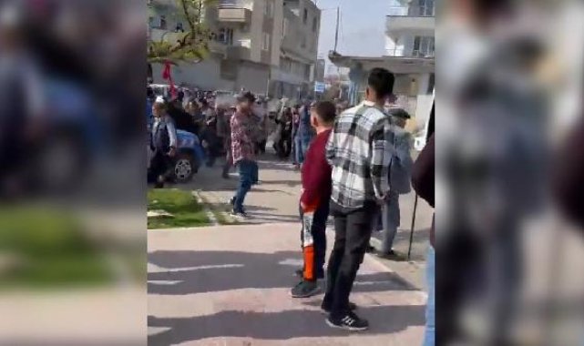 Şanlıurfa'da, seçim bürosu açılışı gerginliği: 12 gözaltı