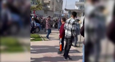 Şanlıurfa'da, seçim bürosu açılışı gerginliği: 12 gözaltı
