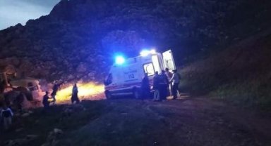 Şarampole devrilen traktördeki anne öldü, oğlu ağır yaralandı