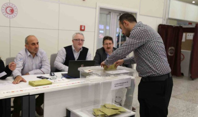 Sarp Sınır Kapısı'nda oy kullanma işlemi başladı
