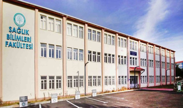 SCÜ Ebelik Programı akredite oldu