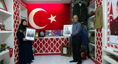 Şehit anne ve babasının evinde 'hatıra odası'