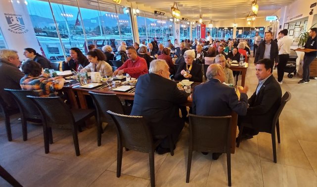 Şehit yakınları, gaziler ve muhtarlarla iftar