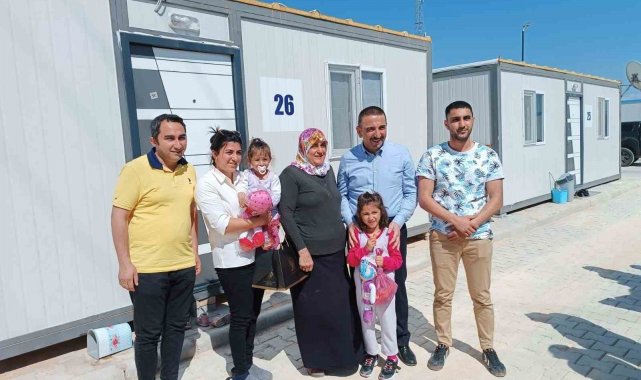 Siirt Valisi Hacıbektaşoğlu, Hatay'a giderek afetzede aileleri bayramda yalnız bırakmadı
