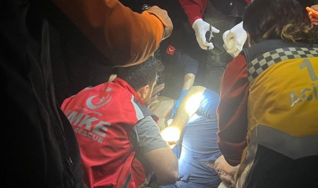 Siirt'te tarım aracı devrildi, sürücü ağır yaralandı