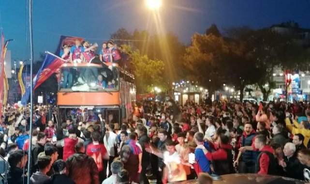 Silivrispor şampiyonluğu kutladı