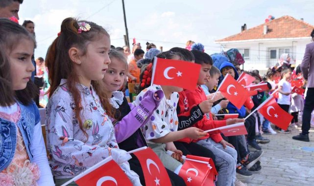 Sındırgı'da 23 Nisan coşku ile kutlandı