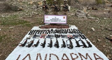 Şırnak'ta terör örgütüne ait silah deposu imha edildi