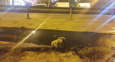 Şişli'de otomobile çarparak takla atan motosikletin sürücüsü öldü, 2 arkadaşı yaralandı