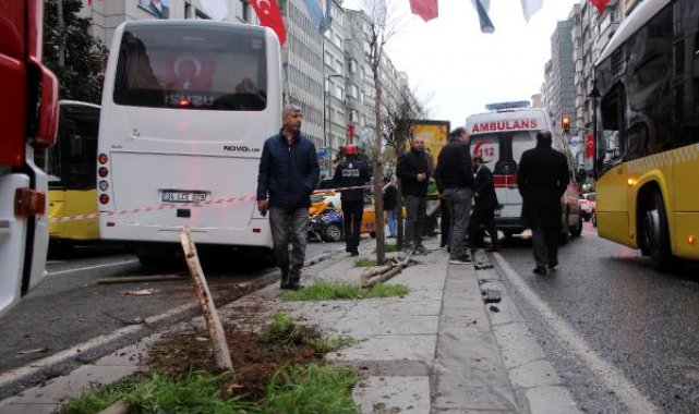 Şişli'de servis minibüsü önce iki İETT otobüsüne ardından taksiye çarptı