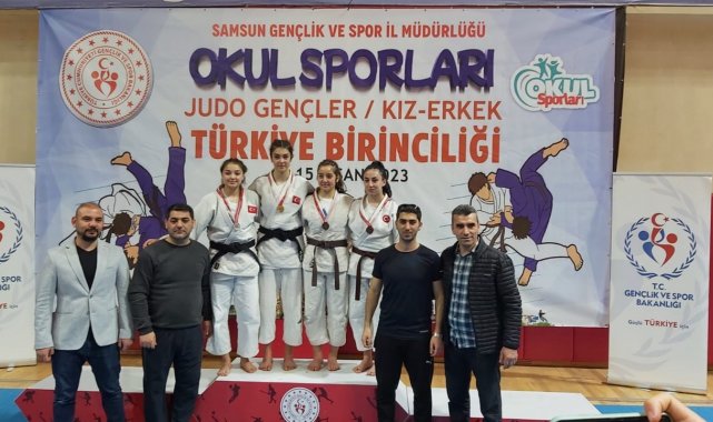 Sivaslı judoculardan madalyalarla döndü