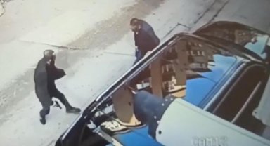 Sokakta silahlı saldırı kamerada