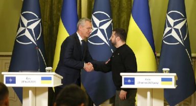 Stoltenberg Kiev'de Zelenski ile görüştü