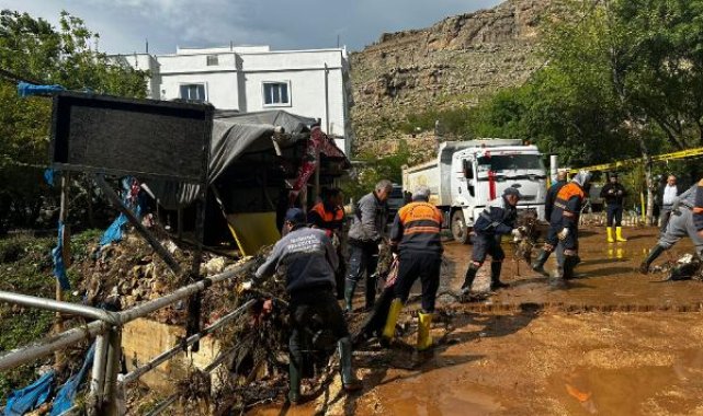 Su altında kalan Beyazsu Mesire Alanı'nda temizlik çalışması sürüyor