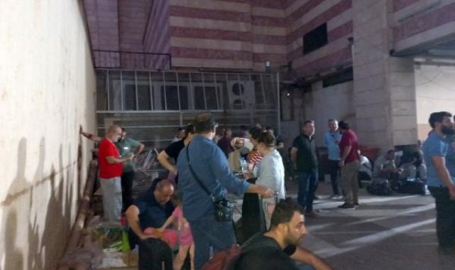 Sudan'daki Türkler, tahliye için camide bekliyor