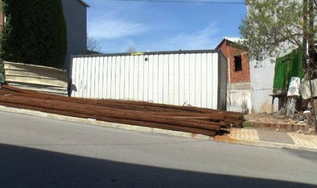 Sultanbeyli'de çocuğun düştüğü çukur hala tehlike saçıyor