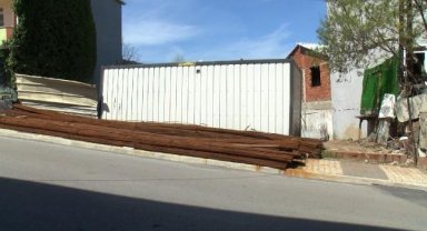 Sultanbeyli'de çocuğun düştüğü çukur hala tehlike saçıyor