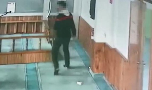 Sultanbeyli'de camiden hırsızlık yaptı